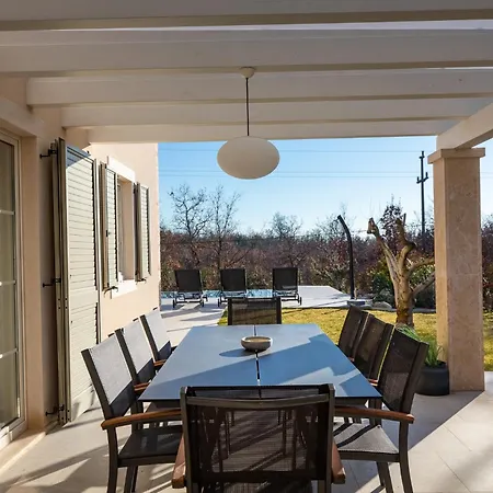 Beautiful Legro With Pool In Visnjan Villa *
