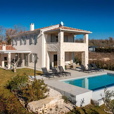 Beautiful Legro With Pool In Visnjan Villa Rapavel
