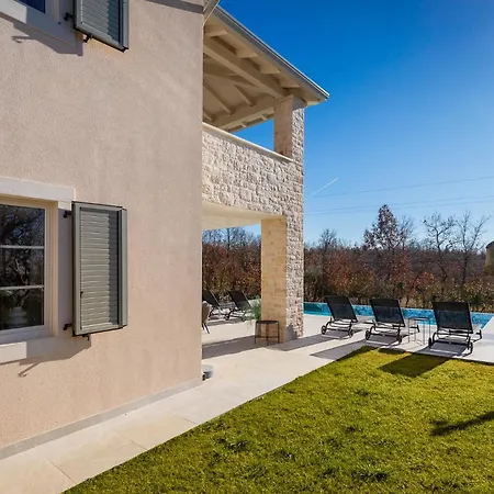 Beautiful Legro With Pool In Visnjan Villa Rapavel