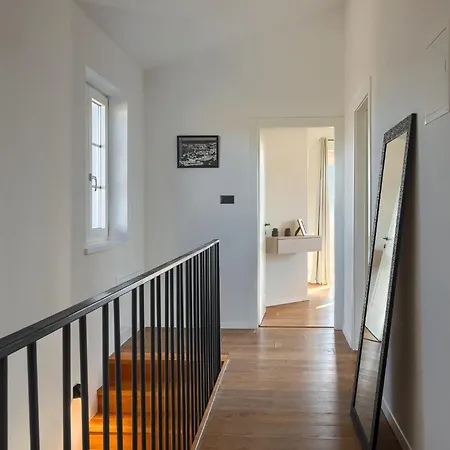 Villa Beautiful Legro With Pool In Visnjan Rapavel