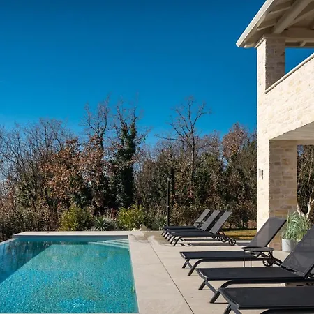 Beautiful Legro With Pool In Visnjan فيلة Rapavel